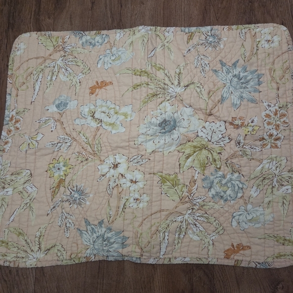 Waverly Cape Coral Quiled Twin Comforter and 2 Shams - Picture 6 of 7